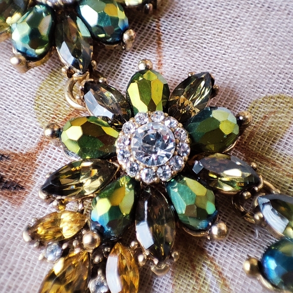 Gold Tone Topaz Olivine Crystal Clear Rhinestone Statement Necklace Unsigned - Picture 8 of 11